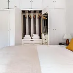 Blueground Sant Gervasi Ac Balcony Nr Market Bcn-181