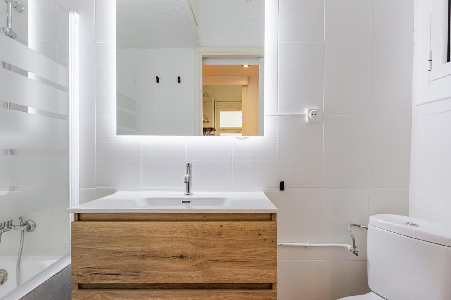 Blueground Sant Gervasi Ac Balcony Nr Market Bcn-181 * Barcelona